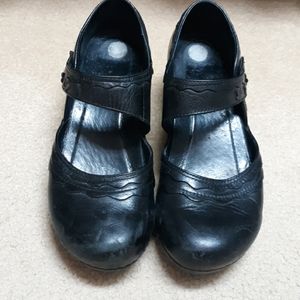 Black Dansko Mary Jane clogs